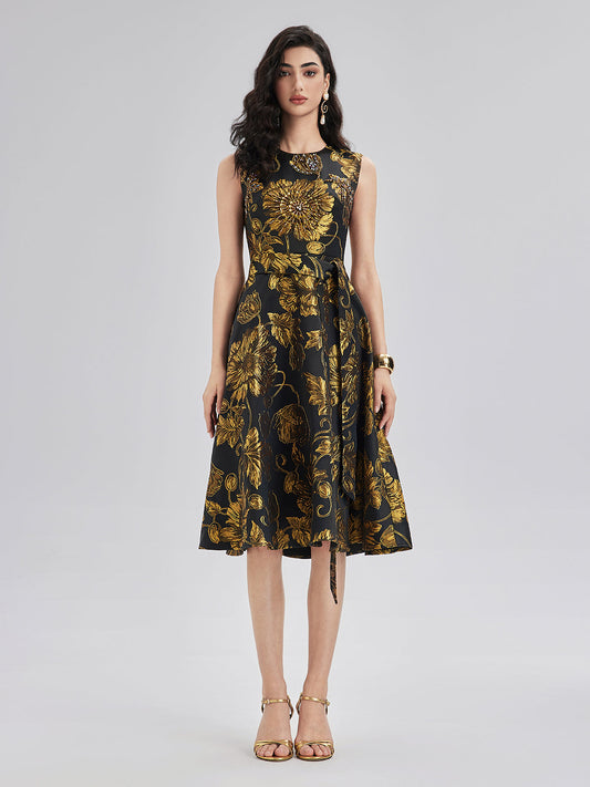 El Dikişi Çiçek Desenli Boncuklu Elbise