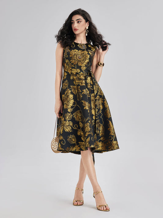 El Dikişi Çiçek Desenli Boncuklu Elbise